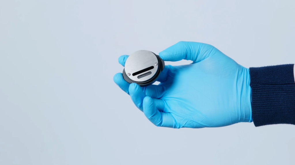 A crucial advantage of the BMR Speakman Chamber is the integrated Climate Board, a specialised sensor system that continuously monitors temperature, ambient pressure, and humidity within the home cage environment.